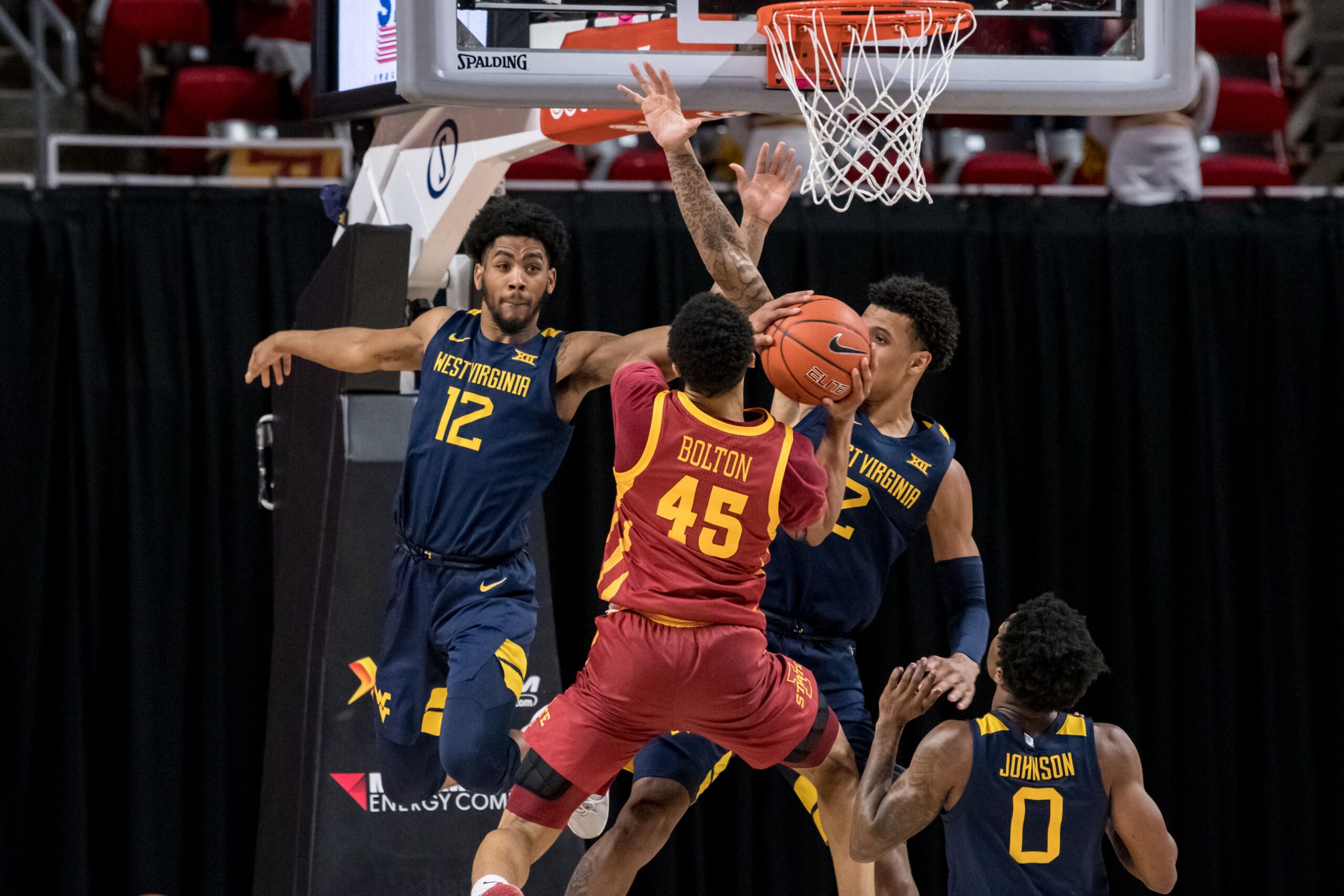 No. 17 West Virginia holds on to defeat Iowa State 76-72